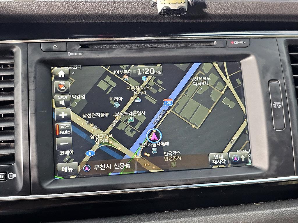 KIA Carnival - Vista 12