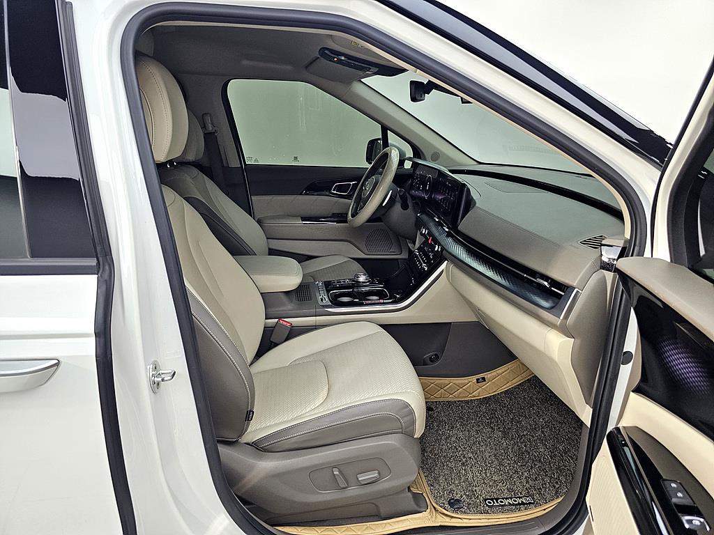 KIA Carnival - Vista 10