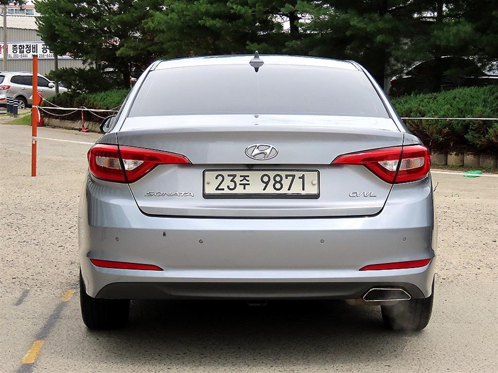 HYUNDAI Sonata - Vista 4