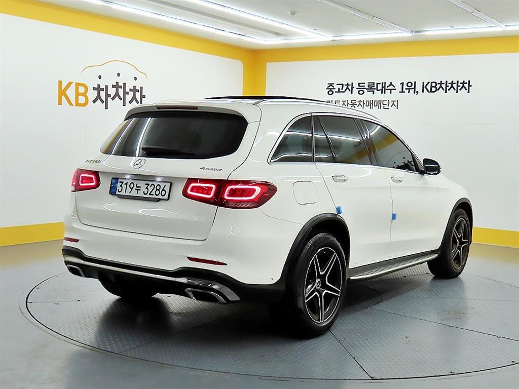 Mercedes Benz GLC Class - Vista 4