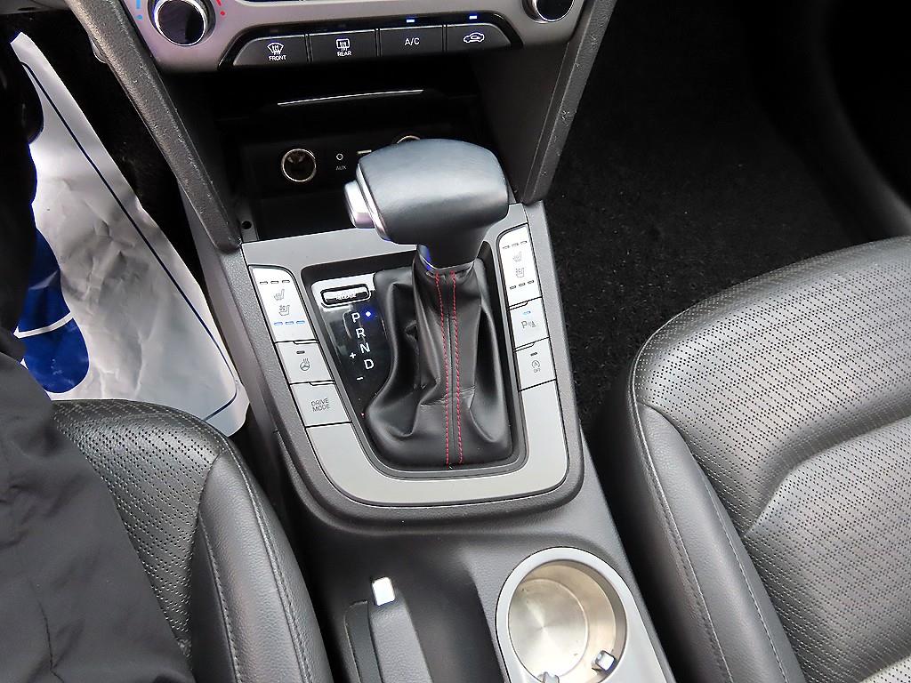 HYUNDAI Avante - Vista 11