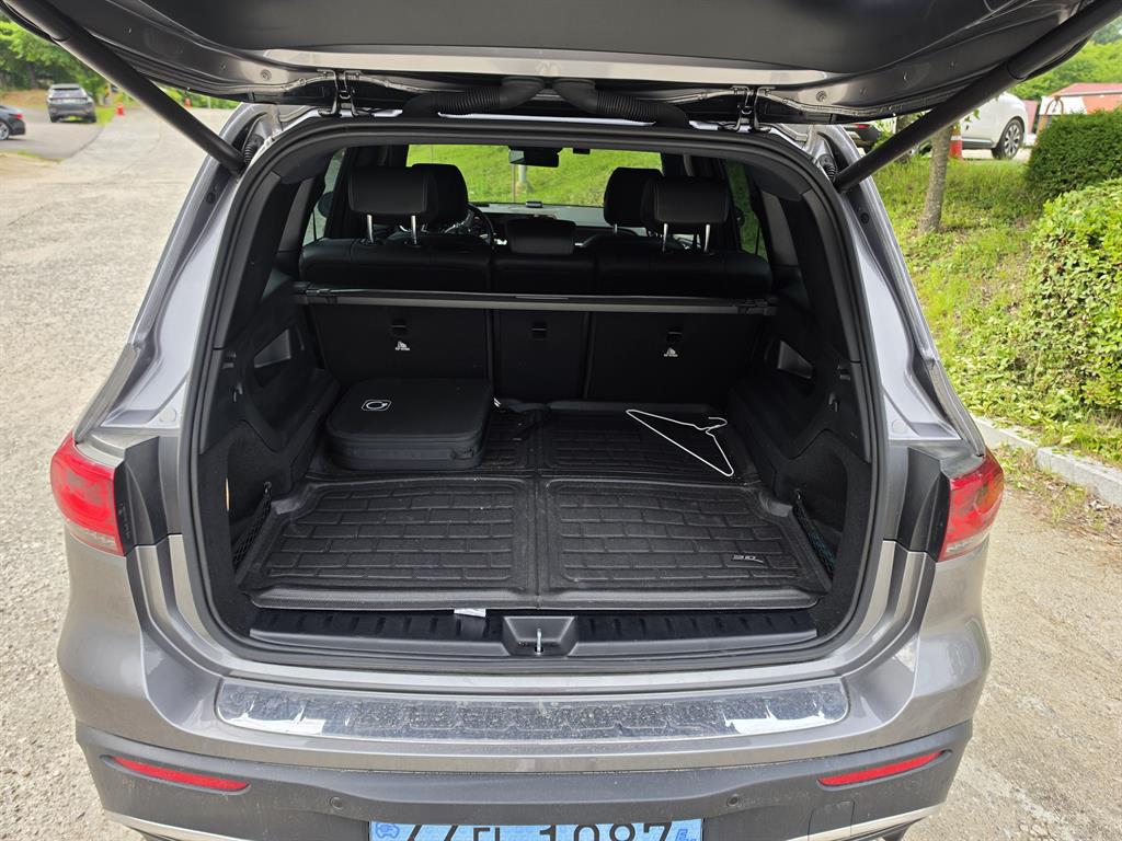 Mercedes Benz EQB - Vista 8