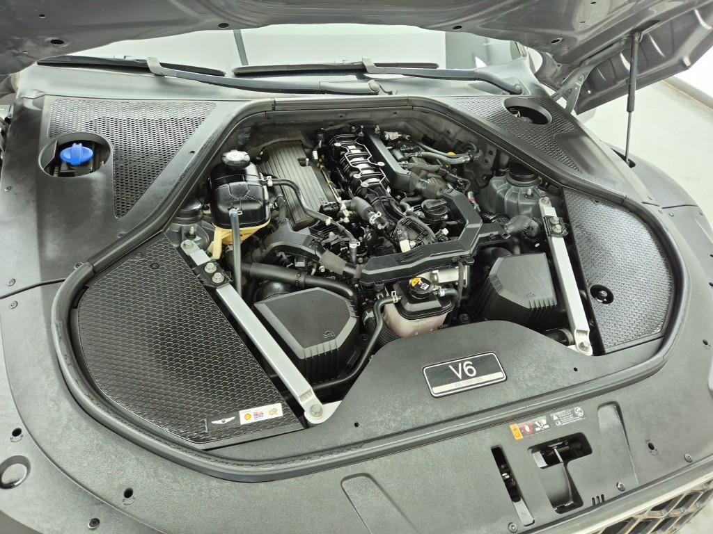 Genesis G90 - Vista 6