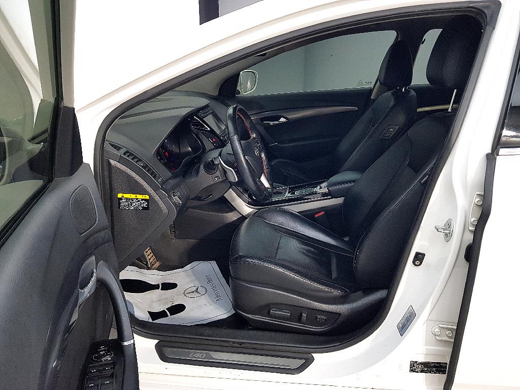 HYUNDAI i40 - Vista 8