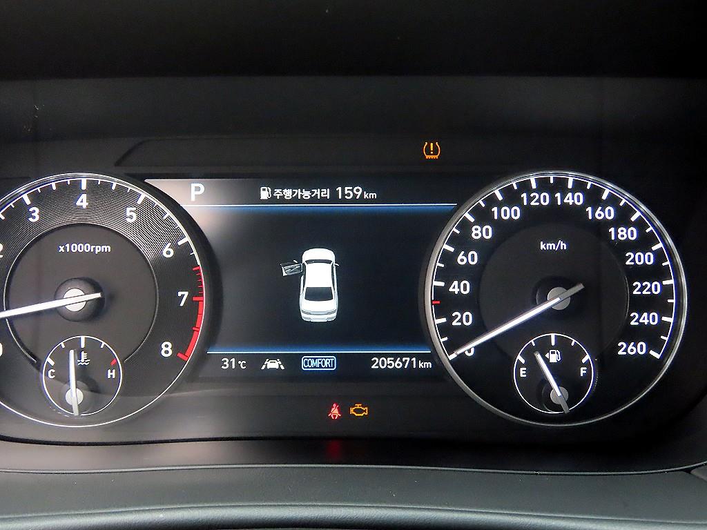 Genesis G90 - Vista 9