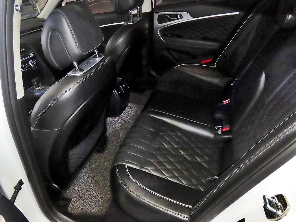 Genesis G70 - Vista 7