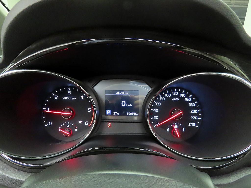 KIA Carnival - Vista 6