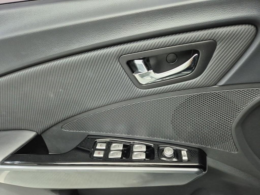 Ssangyong Tivoli - Vista 12