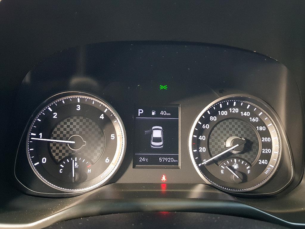 HYUNDAI Avante - Vista 7