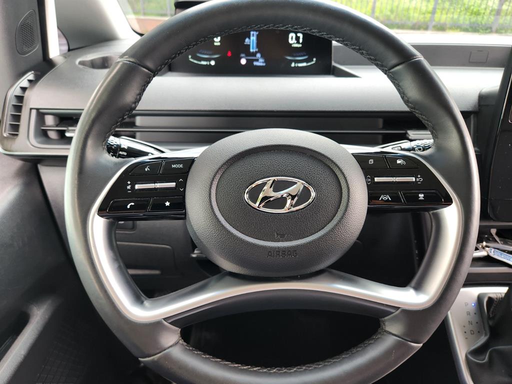 HYUNDAI Staria - Vista 10