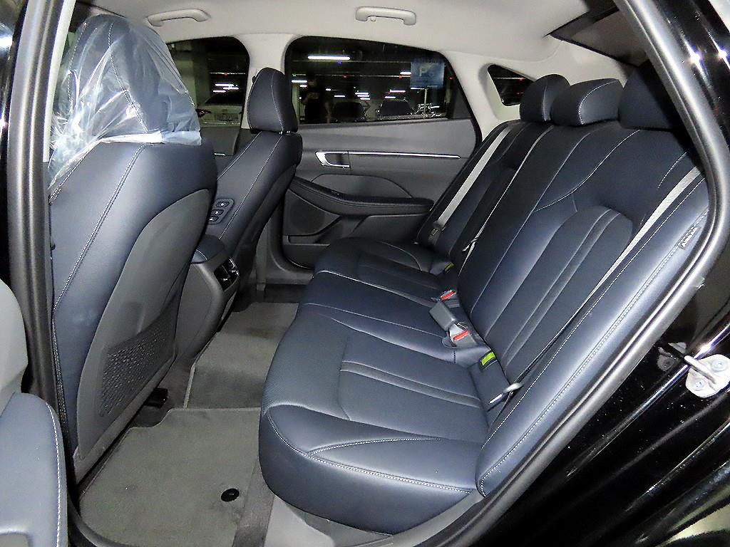 HYUNDAI Sonata - Vista 7