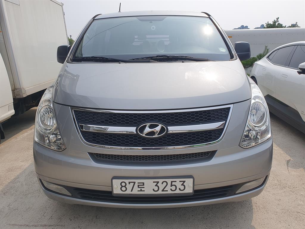 HYUNDAI Starex 2013
