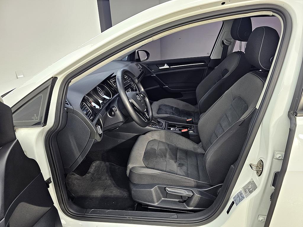Volkswagen Golf - Vista 8