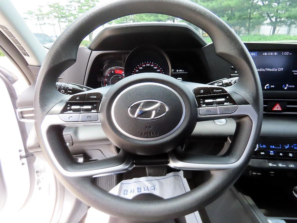 HYUNDAI Avante - Vista 8
