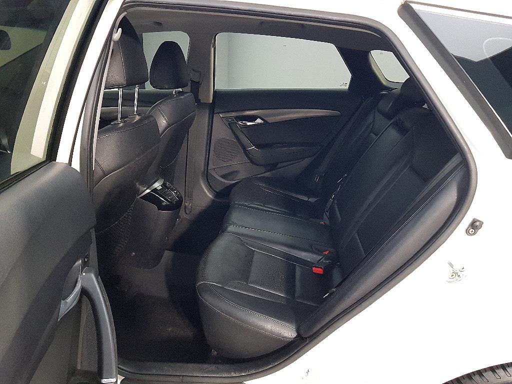 HYUNDAI i40 - Vista 9