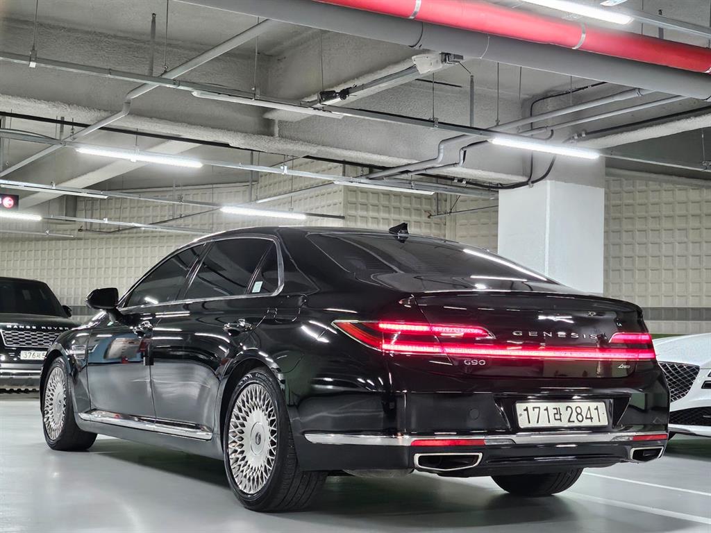 Genesis G90 - Vista 5