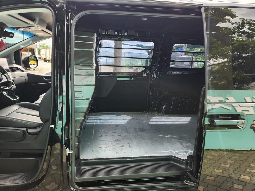 HYUNDAI Staria - Vista 6