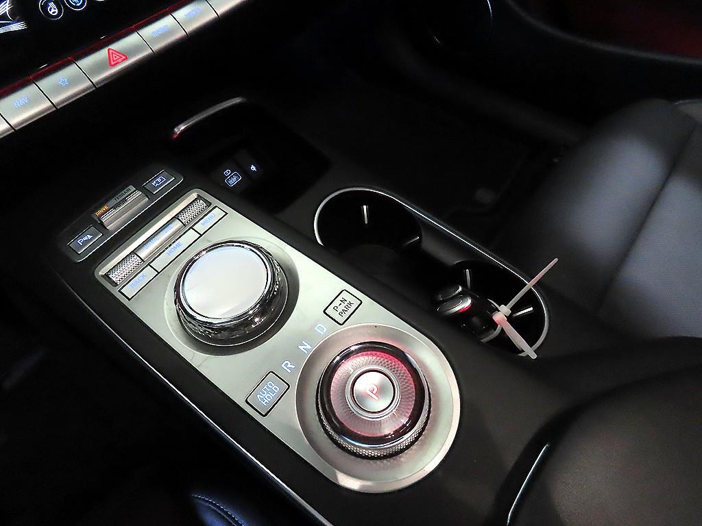 Genesis GV70 - Vista 12