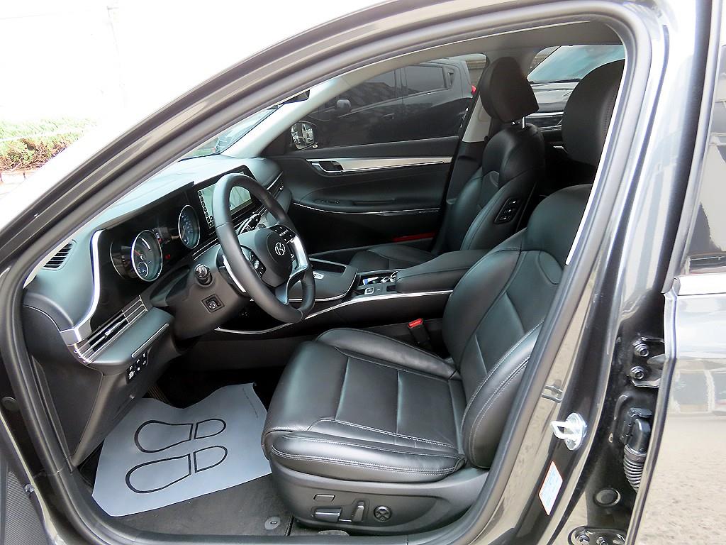 HYUNDAI Grandeur - Vista 5