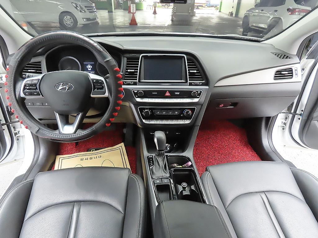 HYUNDAI Sonata - Vista 9