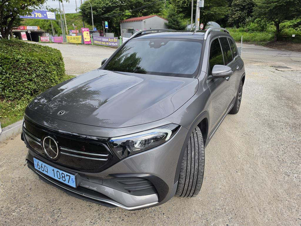 Mercedes Benz EQB - Vista 4