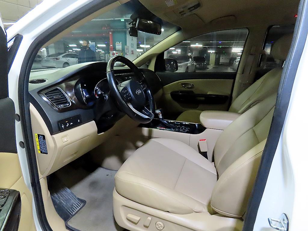 KIA Carnival - Vista 6