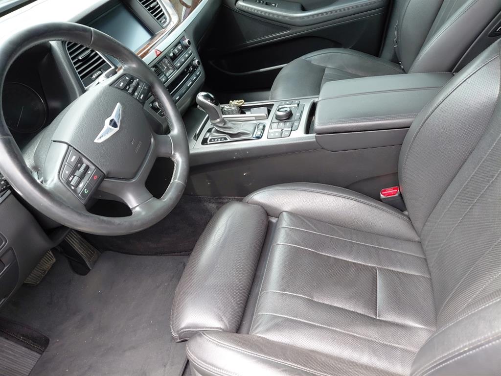 HYUNDAI Genesis - Vista 7