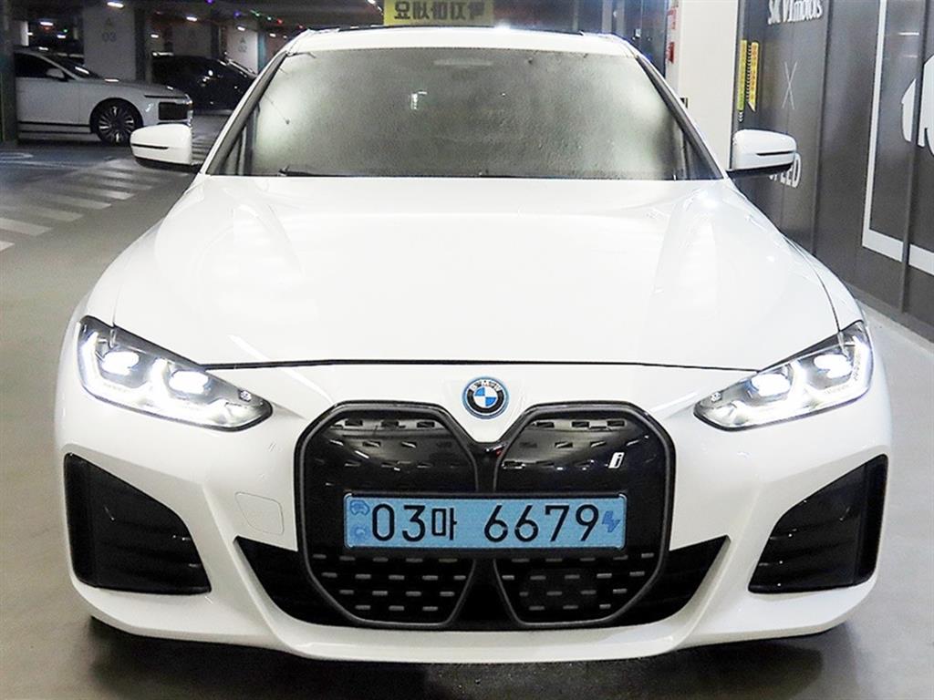 BMW i4 - Vista 2