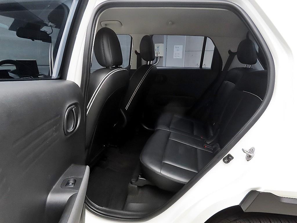 HYUNDAI Casper - Vista 6