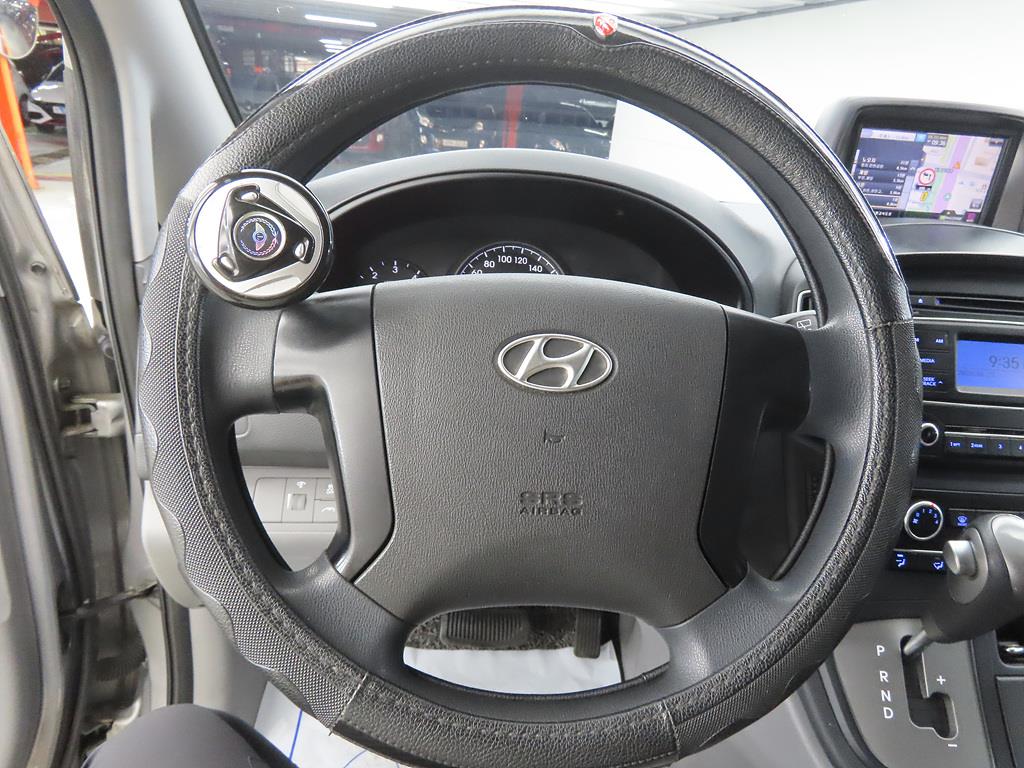 HYUNDAI Starex - Vista 9