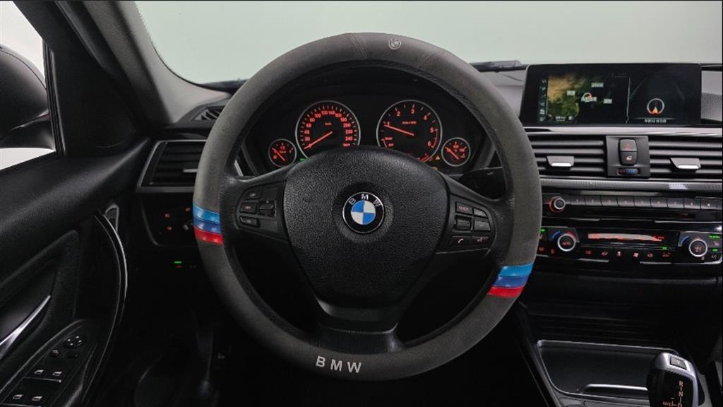 BMW 3 series 2018 Negro - Importación desde Corea - HF Imports Iquique - Foto 13
