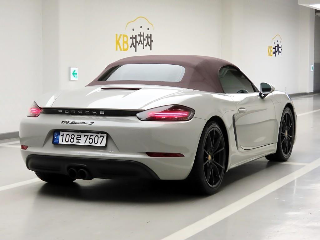 Porsche 718 - Vista 4
