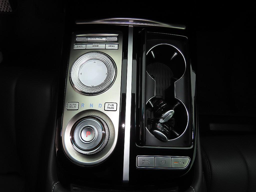 Genesis G80 - Vista 10