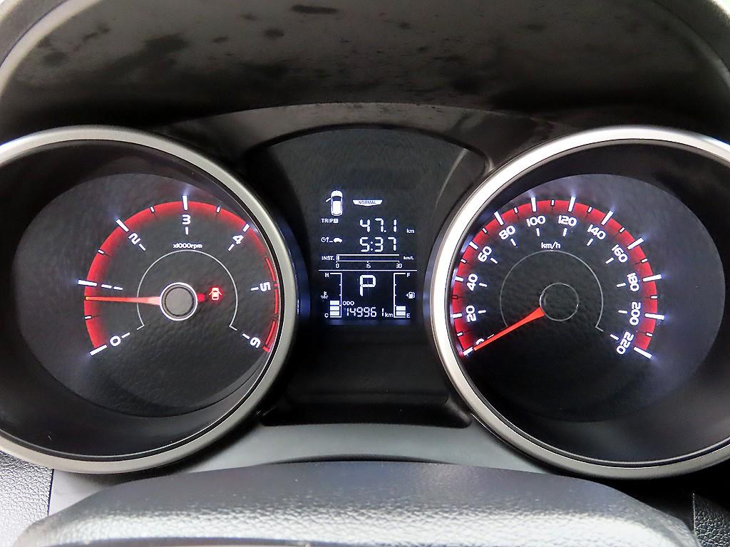 Ssangyong Tivoli - Vista 9
