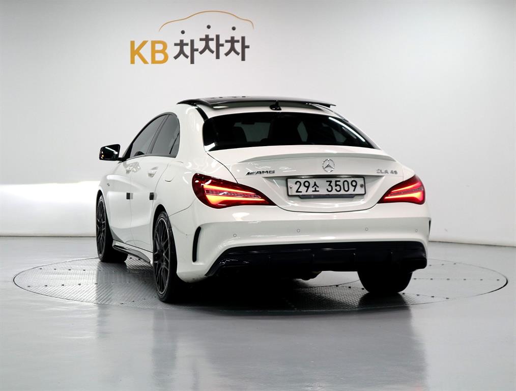 Mercedes Benz CLA Class - Vista 4