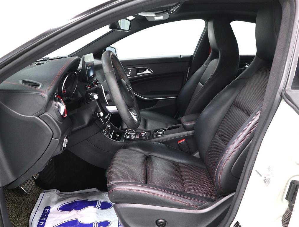 Mercedes Benz CLA Class - Vista 9