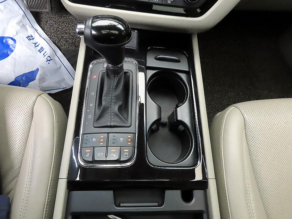 KIA Carnival - Vista 10