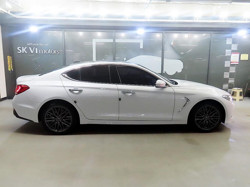 Genesis G70 - Vista 3