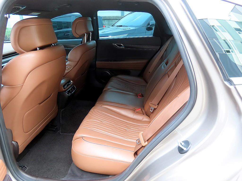 Genesis G80 - Vista 6