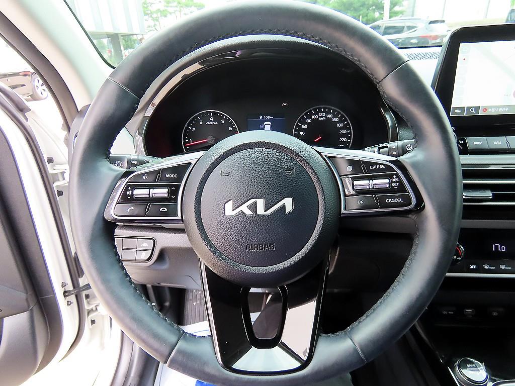 KIA Seltos - Vista 8