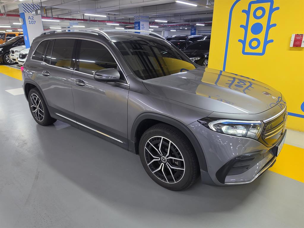 Mercedes Benz EQB - Vista 2