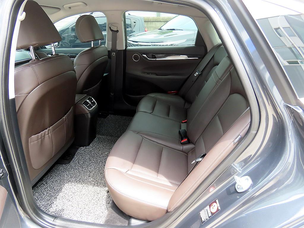 HYUNDAI Grandeur - Vista 6
