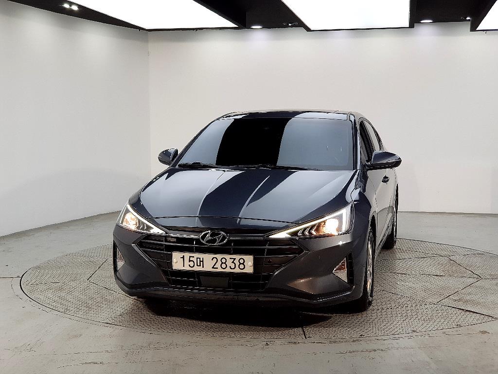 HYUNDAI Avante - Vista 2