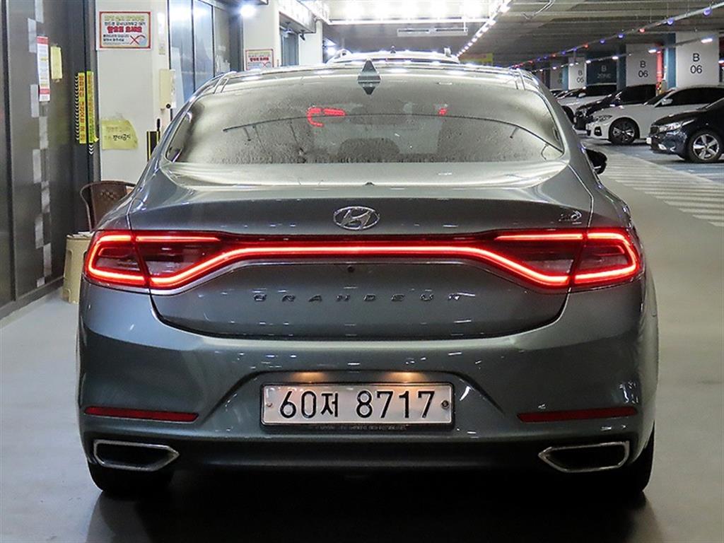 HYUNDAI Grandeur - Vista 5