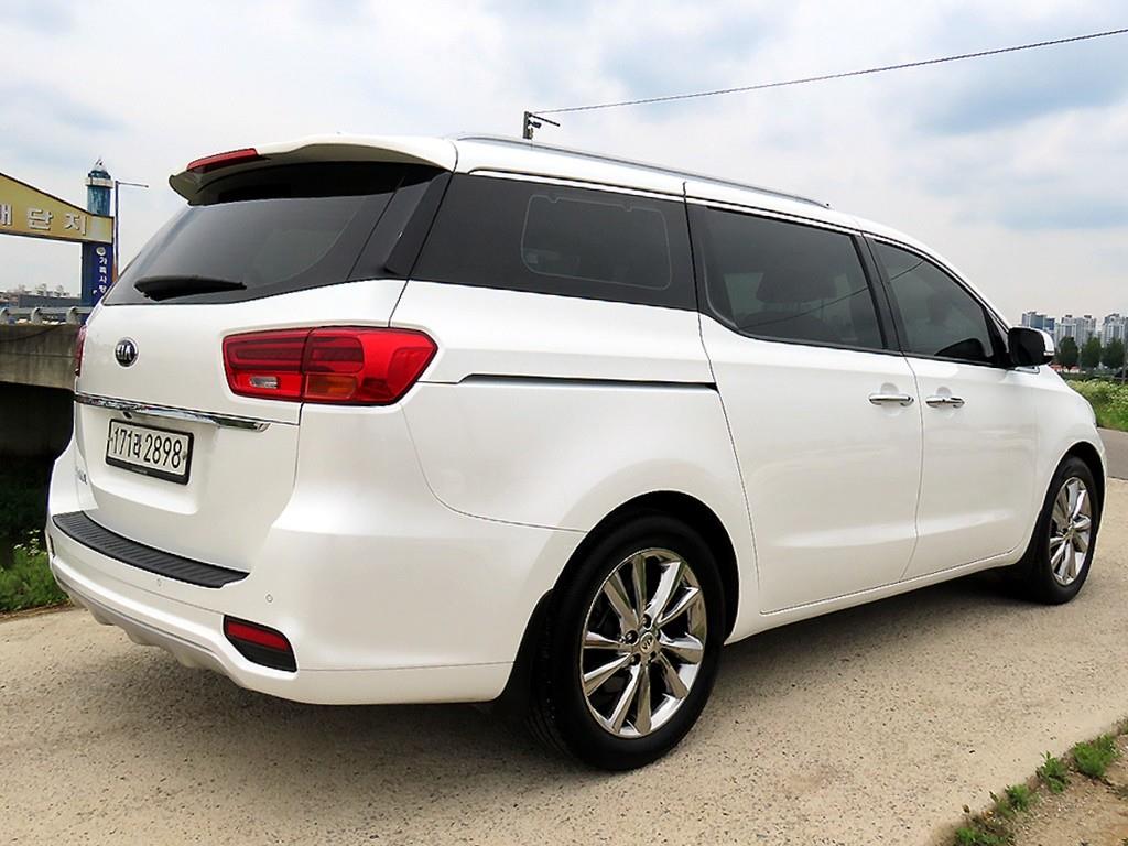 KIA Carnival - Vista 3