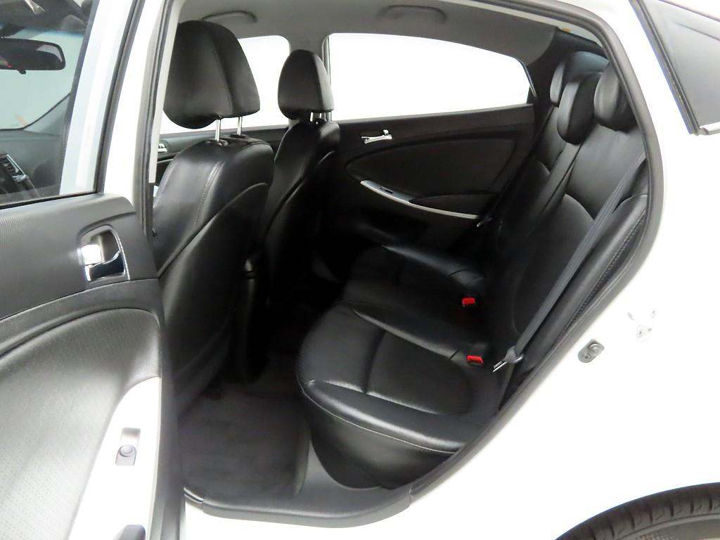 HYUNDAI Accent 2013 Blanco - Importación desde Corea - HF Imports Iquique - Foto 15