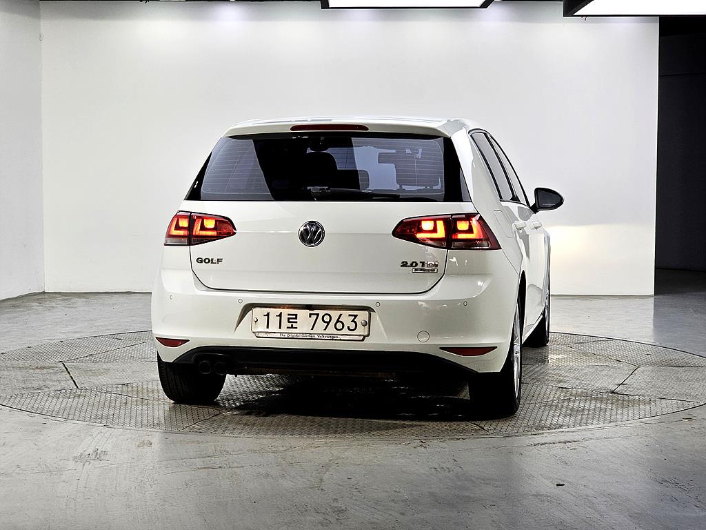 Volkswagen Golf - Vista 3