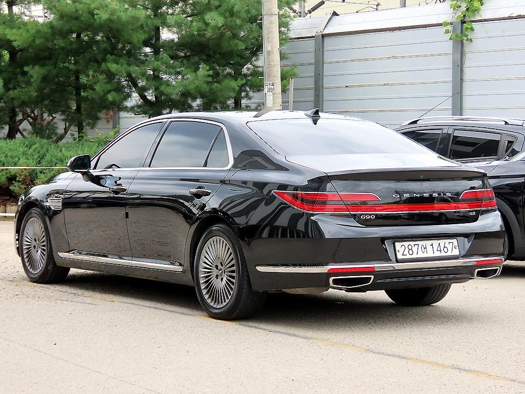Genesis G90 - Vista 3