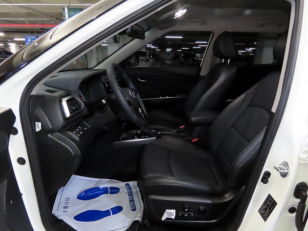 Ssangyong Tivoli - Vista 6