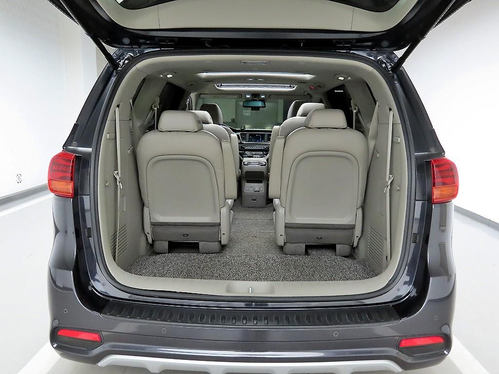 KIA Carnival - Vista 5